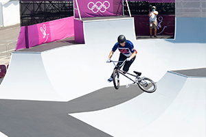 Hannah Roberts mid-tail whip during the Women's BMX Freestyle Finals. Photo: Casey Gibson.