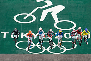 Stancil & Willoughby during the Women's Semis on the start hill. Photo: Casey Gibson