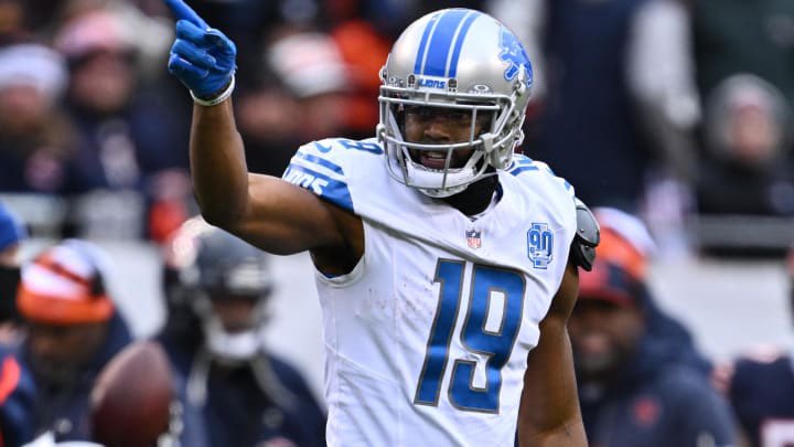 Denver inking former Lions wide receiver Reynolds 13