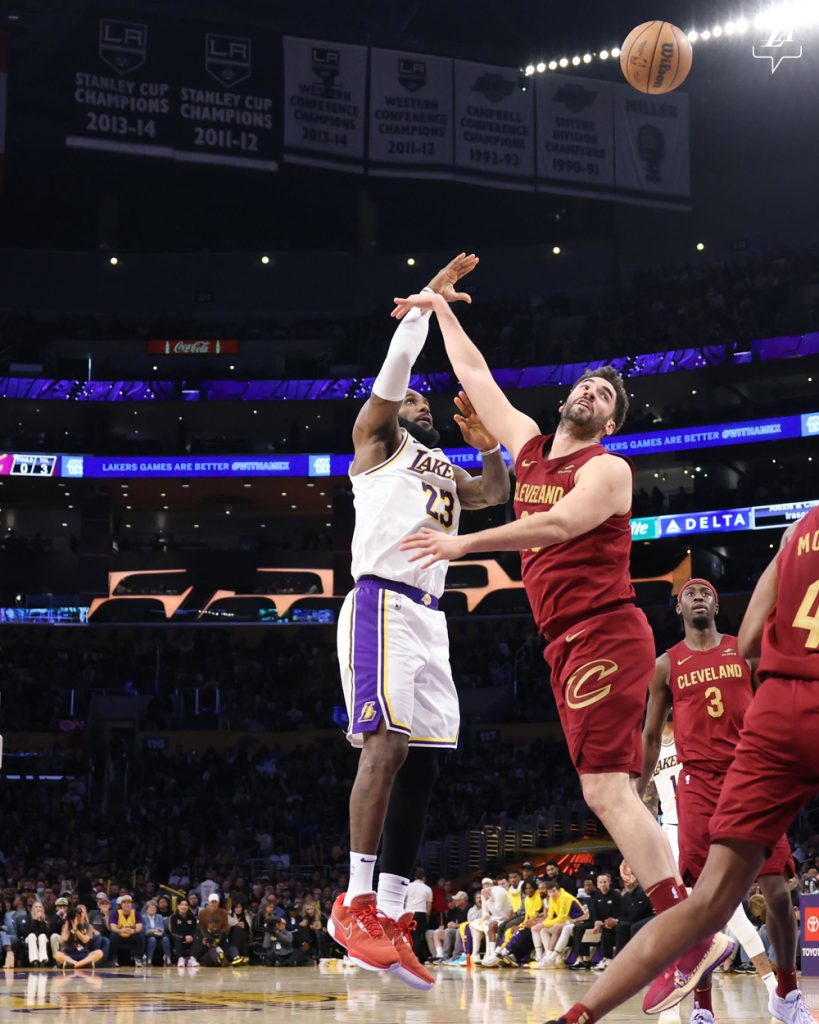 Lakers win 4th consecutive match as they defeat Cavs 116-97 5