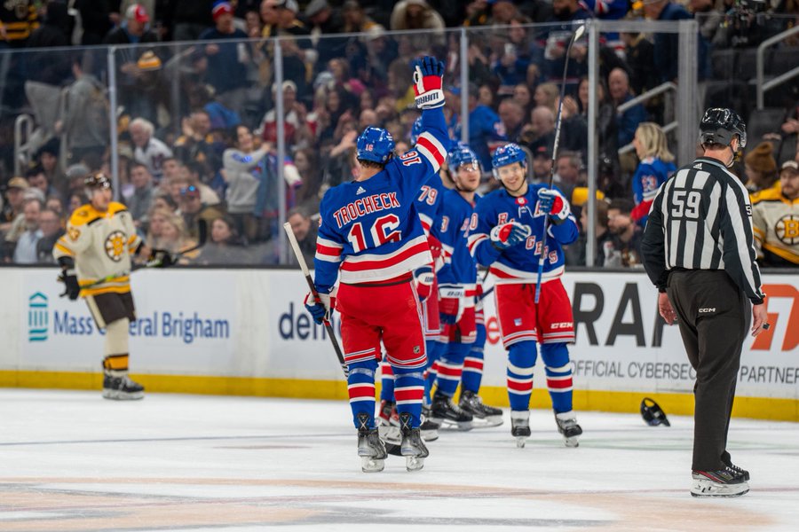 Panarin's hat trick leads Rangers to a 5-2 win vs. Bruins 4