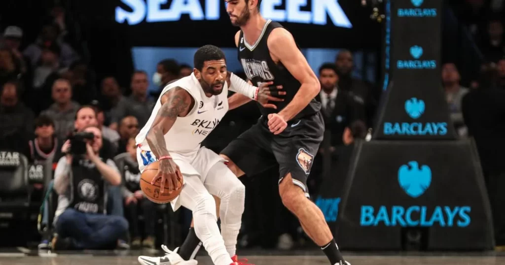 Kyrie Irving helps Brooklyn Nets' win on return from suspension 7