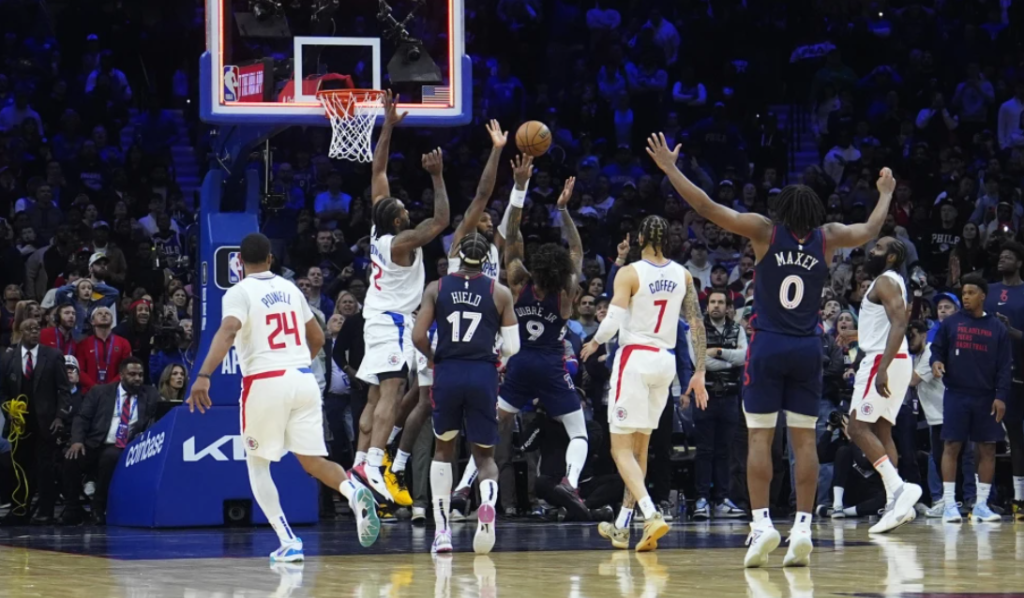 Officials admit mistake on final play of Clippers win over 76ers 16