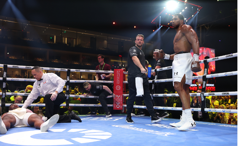 Joshua put out the lights for Ngannou with 2nd round knock out 5